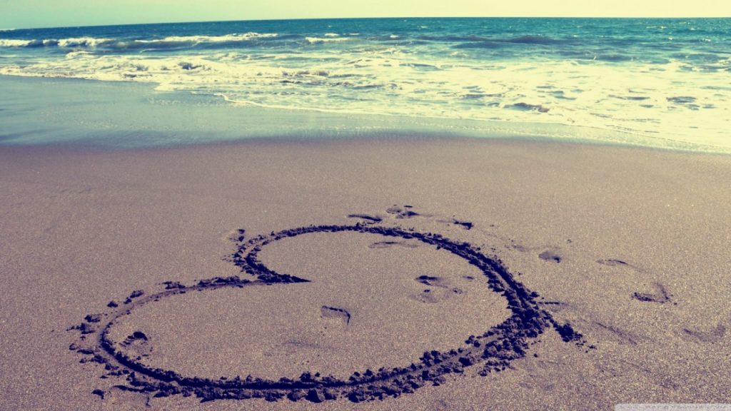 Nếu không có ai nắm tay bạn... hãy cho tay vào túi quần và đ